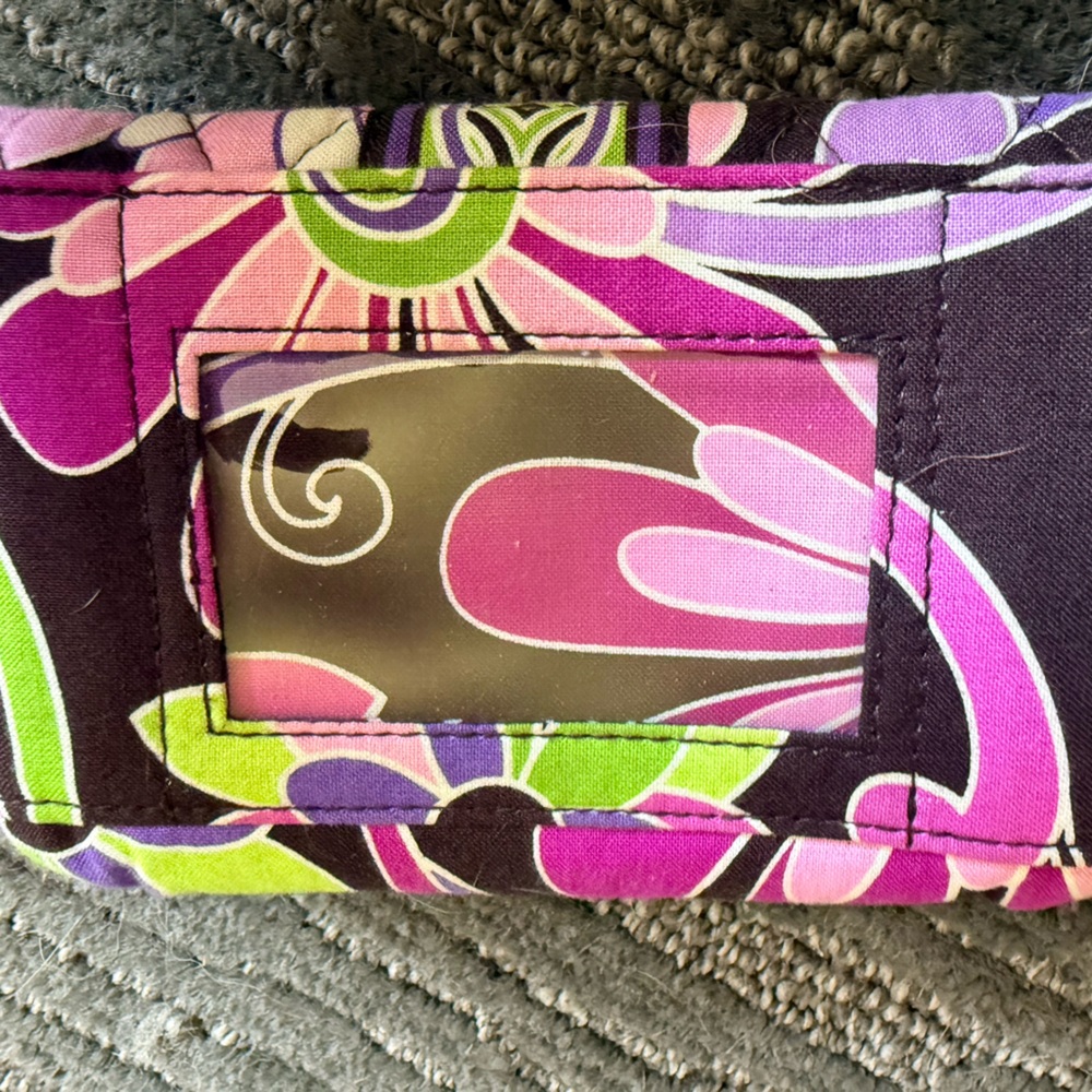 Purple Punch Vera Bradley
Compact Taxi Wallet Clutch BiFold Id Key Chain Coin - Picture 3 of 4